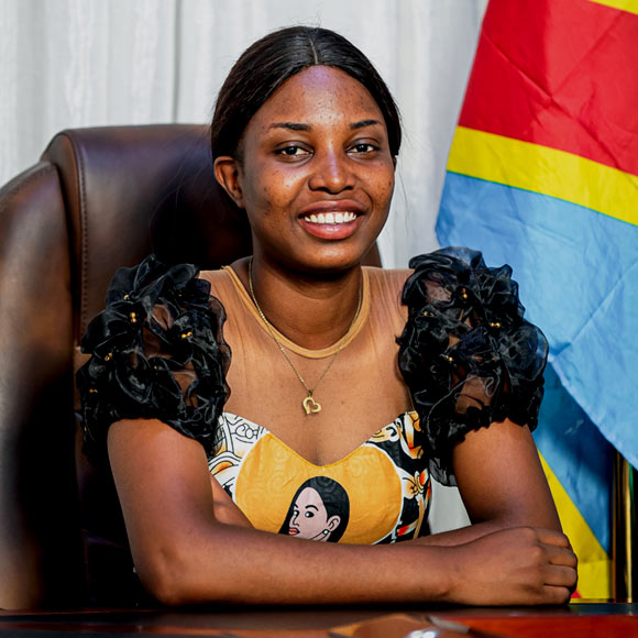 Madame MISSI NYOTA Diane Trésorière de la Fondation Papa Muilu